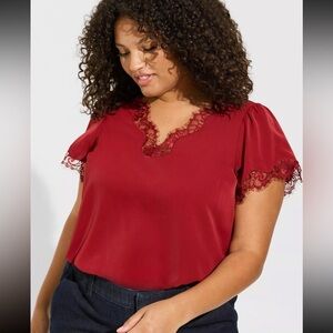 New Women's Torrid Red Size 4 Silky Lace Shirt Blouse Rhubarb Flutter Sleeve